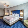 Отель La Quinta Inn & Suites by Wyndham Houston Channelview, фото 4