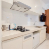 Отель Simply Look And Restful Studio Sky House Bsd Apartment, фото 3