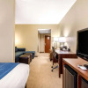 Отель Comfort Suites Nashville Manchester, фото 2