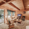 Отель 32mbr - Bbq - Pets Ok - Wood Stove - Sleeps 7 3 Bedroom Home by RedAwning, фото 7