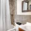 Отель Rodeway Inn near Hollywood Beach, фото 21