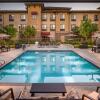 Отель Hampton Inn & Suites Windsor - Sonoma Wine Country, фото 17