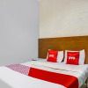 Отель OYO 90872 Coolz Homestay Tebet Near TIS Square, фото 13