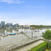 Отель Supererior Modern Riverside Fulham Apartment With Balcony and 2 Parking Spaces, фото 12