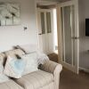 Отель Perrys Impeccable 1-bed Apartment in Poole, фото 4
