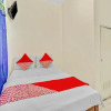 Отель Homestay Jenggolo by Oyo Rooms, фото 12