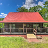 Отель Rustic Cabin w/ Screened Deck: 8 Mi to Dollywood, фото 11