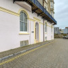 Отель Bright Spacious Apartment In Tenby Looking Out Onto Castle Beach, фото 1
