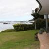 Отель 1 'The Clippers' 131 Soldiers Point Road - fabulous waterfront unit, фото 20