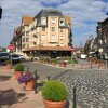 Отель Coeur Deauville Grand 3 pièces avec Parking в Довиле