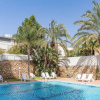 Отель Modern Gem with Stunning Balcony by Sea N Rent, фото 22