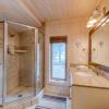 Отель Alto Chalet, 3 Bedrooms, Sleeps 6, Hot Tub, Media Room, Jetted Tub, фото 5