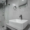 Отель Capital O 729 Oak And Stone Bed And Breakfast, фото 9
