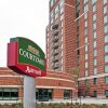 Отель Courtyard by Marriott Ottawa East, фото 1