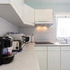 Отель Mariners (3) - Bright and stylish apartment - 2 minute walk to the beach, фото 2