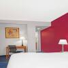 Отель Hawthorn Suites by Wyndham Airport East Hotel, фото 15