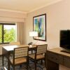 Отель Embassy Suites Portland Washington Square в Тигарде