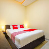 Отель OYO 2010 Dalem Jongke Homestay, фото 3