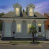 Отель Historical Landmark Bywater Cottage 600 Louisa Walk To French Quarter 1 Bedroom Cottage by Redawning, фото 1