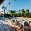 Отель Palm Grove by AvantStay   15mins From Coachella - Desert Villa - Sleeps 14, фото 21