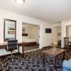 Отель Econo Lodge Inn and Suites Bellingham, фото 33