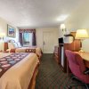Отель Super 8 by Wyndham Eastland, фото 10