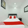 Отель OYO 90364 Hotel Gemilang, фото 4