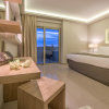 Отель Azure Resort & Spa, фото 2
