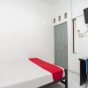 Отель RedDoorz Syariah near Grand Galaxy Park, фото 4