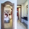 Отель Authentic 4BR Villa With a Touch of Wood, фото 9