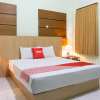 Отель OYO 3803 Hotel Wonojati Syariah Malang, фото 3