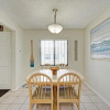 Отель Gulf Breeze Ami-2bd-2ba-condo-private Beach Access-heater Pool-water Views From Every Window, фото 2
