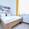 Отель Standard Apartment by Hi5 - Bazilika Suite, фото 7