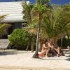 Отель Barefoot Cay Resort в Роатане