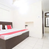Отель OYO 30274 Temple City Guest House, фото 6