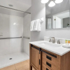 Отель Elegant and Spacious 3BD Town Home With CDC Standards - CLOSE to Convention Center #3VC007, фото 3