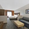 Отель Holiday Inn Express Hotel & Suites NEWPORT, an IHG Hotel, фото 3