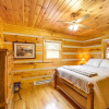 Отель Charming Boone Cabin < 9 Mi to Appalachian Ski Mtn, фото 5
