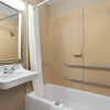 Отель Baymont Inn And Suites Greensboro Coliseum, фото 8