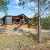 Отель Vacana Reflect, Couples Cabin, Hot Tub, Fire Pit, Pet Friendly, фото 8