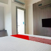 Отель OYO 91593 San San Rooms Apartment Gunung Putri Square, фото 3