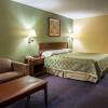 Отель Rodeway Inn & Suites, фото 26