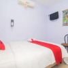 Отель RedDoorz near Pantai Boom, фото 15