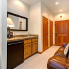 Отель Lift Lodge 2 Bedrooms LLC103 by KBM, фото 2