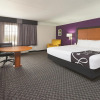 Отель La Quinta Inn & Suites by Wyndham Phoenix Scottsdale, фото 23