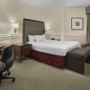 Отель Delta Hotels by Marriott Edmonton Centre Suites, фото 40