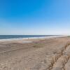 Отель Brigantine by Oak Island Accommodations, фото 35