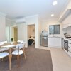 Отель Modern Apartment in Perth City 1703, фото 9