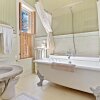Отель Lovelace Manor Bed and Breakfast, фото 8