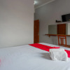 Отель RedDoorz Syariah Near Gerbang Toll Manyaran, фото 4